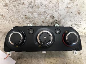 Gebruikte Chaufage Bedieningspaneel Renault Clio IV Estate/Grandtour (7R) 0.9 Energy TCE 12V Prijs € 20,00 Margeregeling aangeboden door Autodemontage de Zaag
