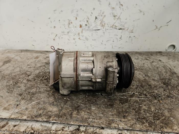 Gebruikte Aircopomp Volkswagen Golf V (1K1) 1.6 FSI 16V Prijs € 60,00 Margeregeling aangeboden door Autodemontage de Zaag