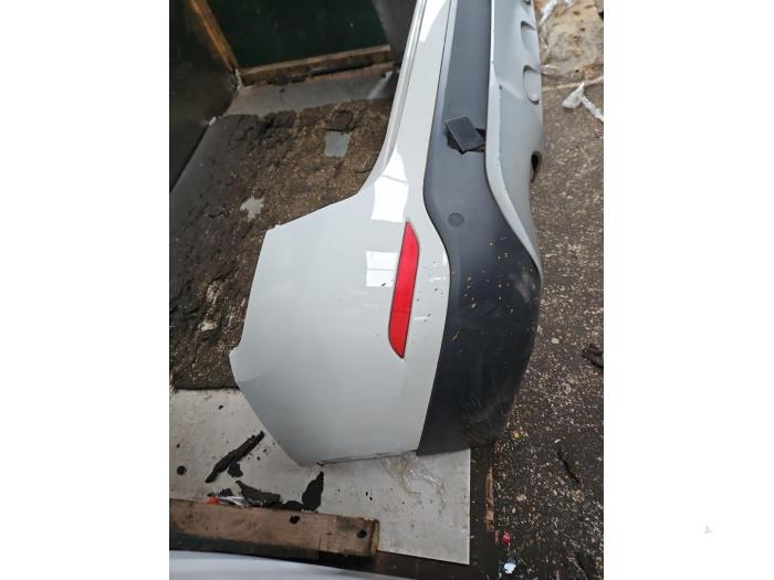 Achterbumper van een BMW X1 (E84) sDrive 18d 2.0 16V 2015