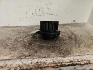 Gebruikte Kachel Ventilatiemotor BMW 1 serie (F20) 118d 2.0 16V Prijs € 20,00 Margeregeling aangeboden door Autodemontage de Zaag