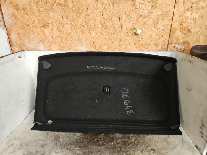 Hoedenplank van een Volkswagen Golf V (1K1) 1.6 FSI 16V 2004