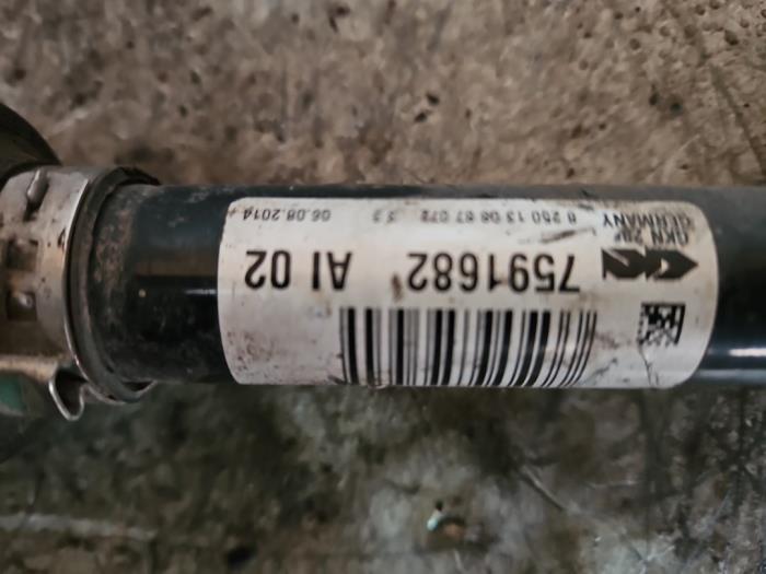 Aandrijfas rechts-voor van een BMW X1 (E84) sDrive 18d 2.0 16V 2015