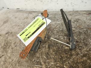 Gebruikte Koplampwisser comleet Saab 9-3 I (YS3D) 2.0t 16V Prijs € 25,00 Margeregeling aangeboden door Autodemontage de Zaag