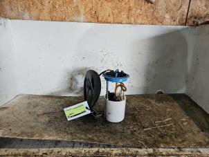 Gebruikte Benzinepomp Volkswagen Golf VI (5K1) 1.4 TSI 122 16V Prijs € 35,00 Margeregeling aangeboden door Autodemontage de Zaag