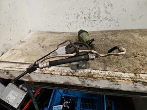 Gebruikte Stuurpomp Ford Focus 2 Wagon 1.6 16V Prijs € 100,00 Margeregeling aangeboden door Autodemontage de Zaag