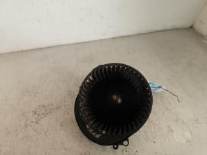 Gebruikte Chaufage Ventilatiemotor BMW 1 serie (F21) 116i 1.6 16V Prijs € 40,00 Margeregeling aangeboden door Autodemontage de Zaag