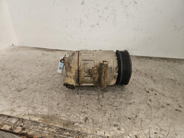 Aircopomp van een Volkswagen Polo V (6R) 1.2 12V 2010