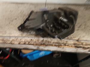 Gebruikte Bumpersteun rechts-achter Volvo V40 (MV) 2.0 T2 16V Prijs € 20,00 Margeregeling aangeboden door Autodemontage de Zaag