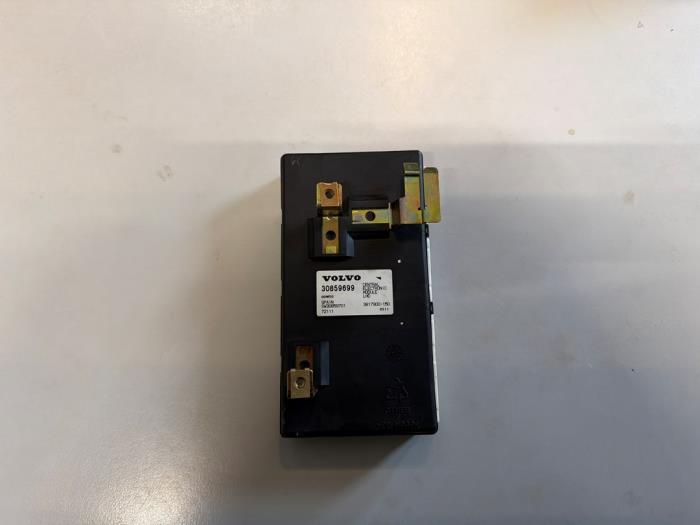 Gebruikte Module Bodycontrol Volvo S40 (VS) 1.8 16V Prijs € 50,00 Margeregeling aangeboden door Autodemontage de Zaag