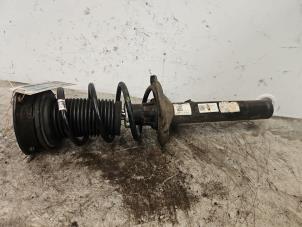 Gebruikte Schokdemperpoot rechts-voor Volkswagen Golf VII (AUA) 1.4 TSI 16V Prijs € 99,99 Margeregeling aangeboden door Autodemontage de Zaag