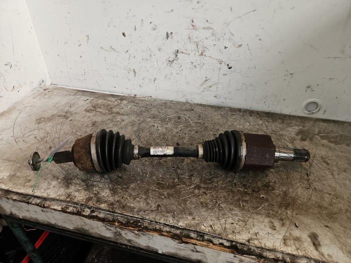 Gebruikte Steekas links-voor Volvo V40 (MV) 2.0 T2 16V Prijs € 100,00 Margeregeling aangeboden door Autodemontage de Zaag