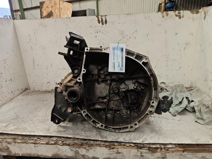 Gebruikte Versnellingsbak Opel Crossland (X) 1.2 12V Prijs € 999,99 Margeregeling aangeboden door Autodemontage de Zaag