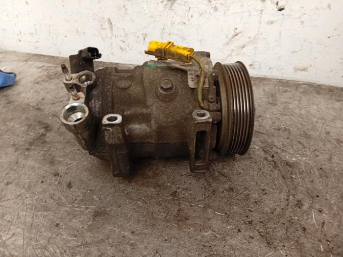 Gebruikte Aircopomp Peugeot 407 (6D) 1.8 16V Prijs € 50,00 Margeregeling aangeboden door Autodemontage de Zaag