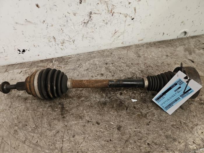 Gebruikte Steekas links-voor Volkswagen Golf VII (AUA) 1.2 TSI 16V Prijs € 49,99 Margeregeling aangeboden door Autodemontage de Zaag