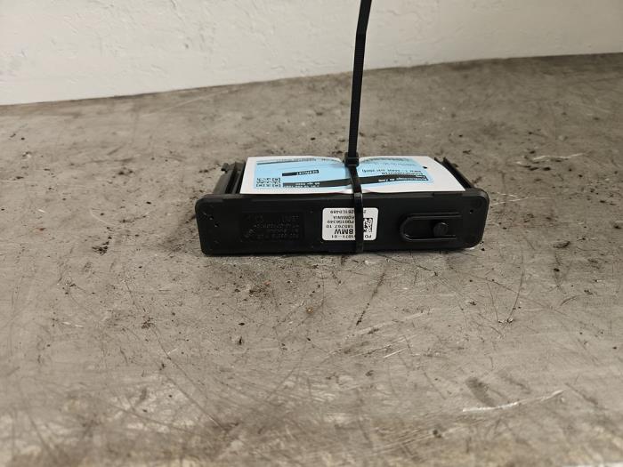 Gebruikte Boordcomputer BMW 1 serie (F40) Prijs € 19,99 Margeregeling aangeboden door Autodemontage de Zaag