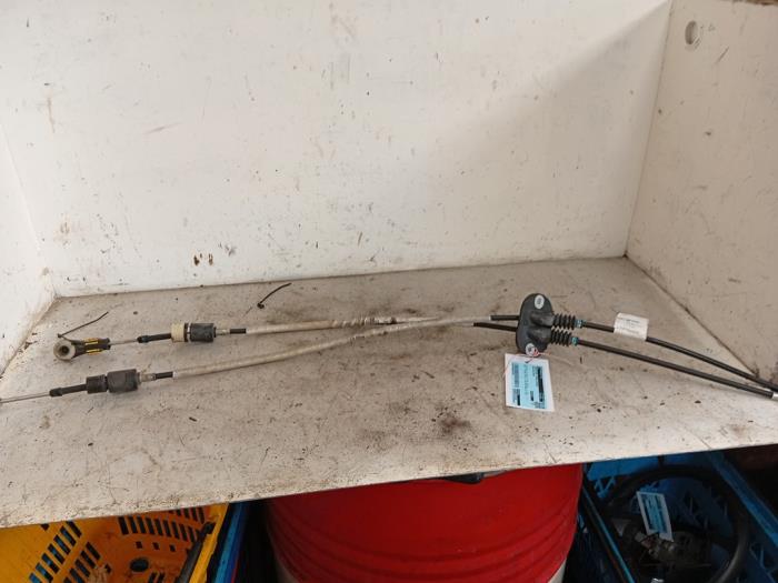 Gebruikte Schakelkabel Versnellingsbak Volvo V40 (MV) 2.0 T2 16V Prijs € 70,00 Margeregeling aangeboden door Autodemontage de Zaag