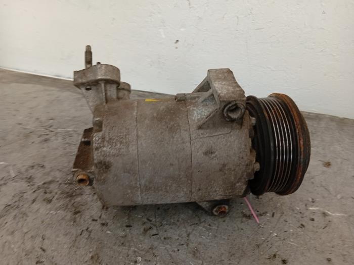 Gebruikte Aircopomp Ford Focus 3 1.0 Ti-VCT EcoBoost 12V 125 Prijs € 75,00 Margeregeling aangeboden door Autodemontage de Zaag