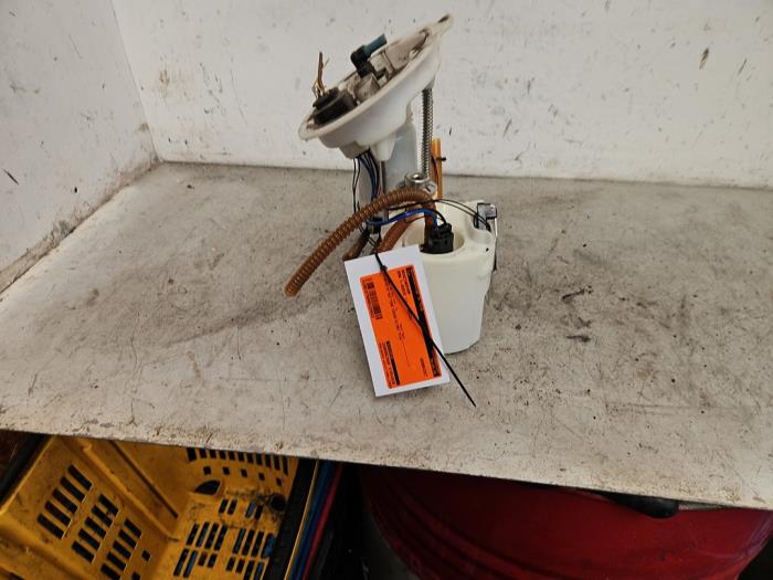 Gebruikte Benzinepomp BMW 1 serie (F20) 116i 1.6 16V Prijs € 69,99 Margeregeling aangeboden door Autodemontage de Zaag