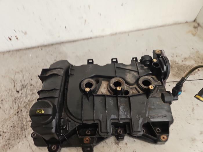 Gebruikte Kleppendeksel Peugeot 2008 (CU) 1.2 Vti 12V PureTech 82 Prijs € 99,99 Margeregeling aangeboden door Autodemontage de Zaag
