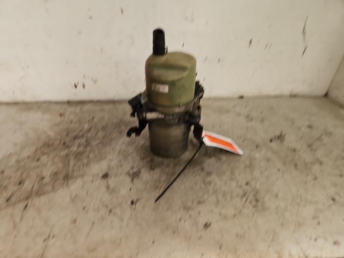 Gebruikte Pomp Servo Volvo V50 (MW) 1.8 16V Prijs € 149,99 Margeregeling aangeboden door Autodemontage de Zaag