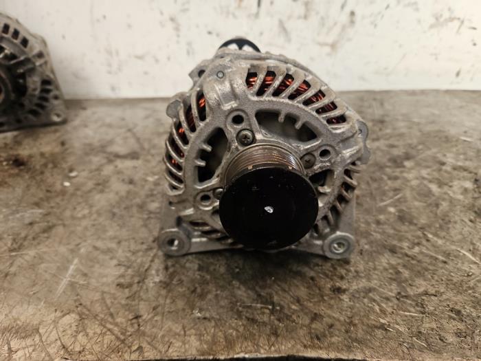 Gebruikte Dynamo Nissan Micra (K14) 0.9 IG-T 12V Prijs € 49,99 Margeregeling aangeboden door Autodemontage de Zaag