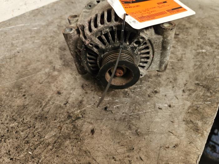 Gebruikte Alternator BMW Mini (R50/53) 1.6 16V One Prijs € 25,00 Margeregeling aangeboden door Autodemontage de Zaag