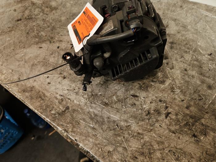 Gebruikte Dynamo Volkswagen Polo IV (9N1/2/3) 1.2 12V Prijs € 20,00 Margeregeling aangeboden door Autodemontage de Zaag
