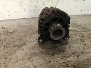 Dynamo van een Renault Clio III (BR/CR) 1.2 16V 75 2008
