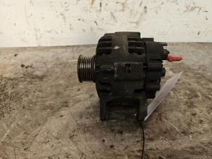 Dynamo van een Renault Clio III (BR/CR) 1.2 16V 75 2008