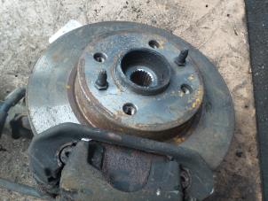 Gebruikte Fusee links-voor Fiat Punto II (188) 1.2 60 S 3-Drs. Prijs € 25,00 Margeregeling aangeboden door Autodemontage de Zaag