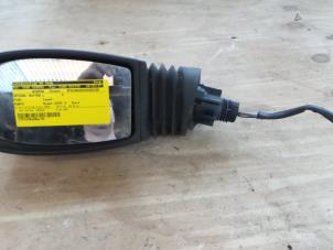 Gebruikte Buitenspiegel links Fiat Punto II (188) 1.2 16V 5-Drs. Prijs op aanvraag aangeboden door Autodemontage de Zaag