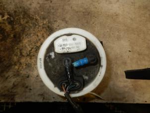 Gebruikte Benzinepomp Seat Cordoba Vario Facelift (6K5) 1.6 Prijs € 10,00 Margeregeling aangeboden door Autodemontage de Zaag