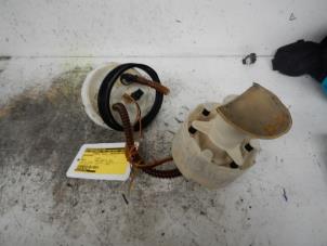 Gebruikte Benzinepomp Volkswagen Passat Variant (3B5) 1.6 Prijs € 10,00 Margeregeling aangeboden door Autodemontage de Zaag
