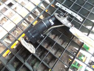 Gebruikte Benzinepomp Opel Vectra A (86/87) 1.8 i Prijs € 10,00 Margeregeling aangeboden door Autodemontage de Zaag