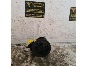 Gebruikte Luchtmassameter Hyundai Santa Fe I 2.4 16V 4x4 Prijs € 50,00 Margeregeling aangeboden door Autodemontage de Zaag