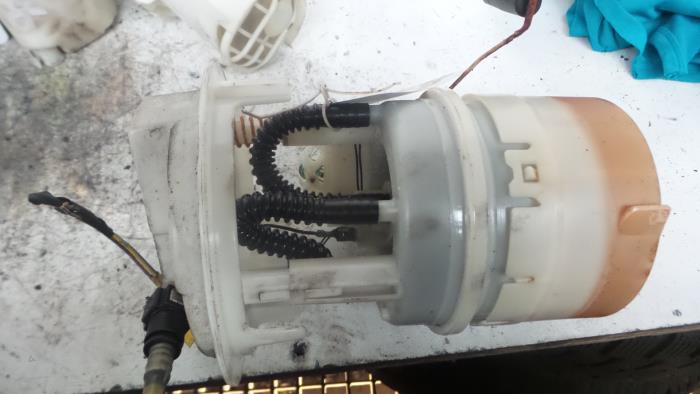 Gebruikte Benzinepomp Peugeot 307 (3A/C/D) 1.4 16V Prijs € 10,00 Margeregeling aangeboden door Autodemontage de Zaag