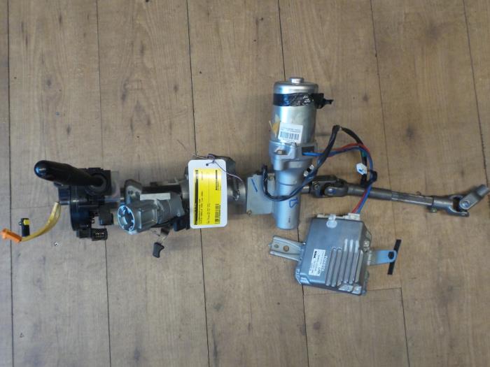 Gebruikte Servopomp Toyota Corolla Wagon (E12) 1.6 16V VVT-i Prijs € 125,00 Margeregeling aangeboden door Autodemontage de Zaag
