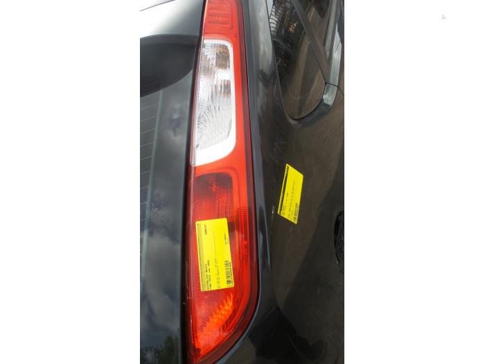 Achterlicht rechts van een Ford Focus 2 1.6 Ti-VCT 16V 2006