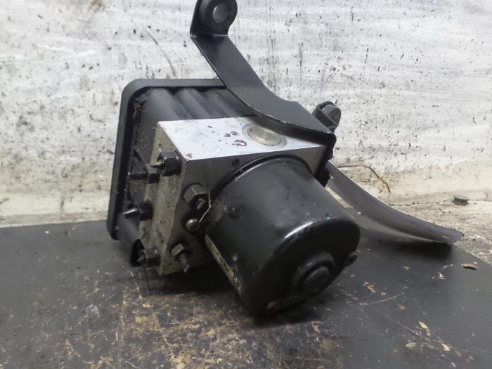Gebruikte ABS Pomp Volkswagen Golf IV (1J1) 2.3 V5 GTI 20V Prijs € 90,00 Margeregeling aangeboden door Autodemontage de Zaag