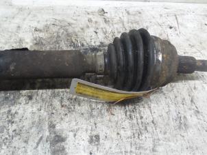 Gebruikte Aandrijfas rechts-voor Volkswagen Golf IV (1J1) 1.4 16V Prijs € 35,00 Margeregeling aangeboden door Autodemontage de Zaag