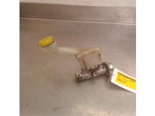 Gebruikte Hoofdremcilinder Nissan X-Trail (T30) 2.2 dCi 16V 4x4 Prijs € 42,00 Margeregeling aangeboden door Japoto Parts B.V.