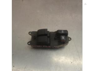 Gebruikte Schakelblok ruiten Toyota Corolla (E12) 1.4 16V VVT-i Prijs € 31,49 Margeregeling aangeboden door Japoto Parts B.V.