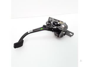 Gebruikte Rempedaal Kia Rio IV (YB) 1.0i T-GDi 100 12V Prijs € 31,45 Margeregeling aangeboden door Japoto Parts B.V.
