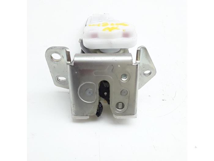 Tailgate lock mechanism Suzuki Swift