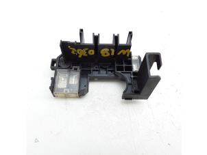 Gebruikte Diversen Nissan Qashqai (J10) 2.0 16V Prijs € 15,74 Margeregeling aangeboden door Japoto Parts B.V.