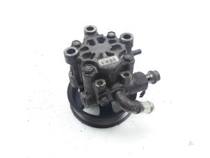 Gebruikte Stuurbekrachtiging Pomp Toyota Previa (R3) 2.4i 16V VVT-i Prijs € 52,45 Margeregeling aangeboden door Japoto Parts B.V.