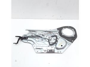 Gebruikte Ruitmechaniek 4Deurs links-voor Kia Soul I (AM) 1.6 CVVT 16V Prijs € 49,99 Margeregeling aangeboden door Japoto Parts B.V.