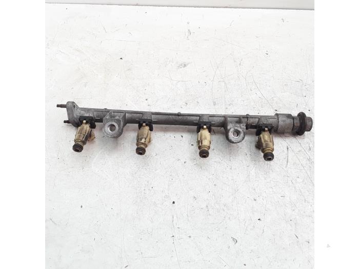 Gebruikte Verstuiver brug Hyundai Tucson (JM) 2.0 16V CVVT 4x4 Prijs € 68,25 Margeregeling aangeboden door Japoto Parts B.V.