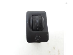 Gebruikte Schakelaar Koplamp Ihv Hyundai Trajet 2.0 16V Prijs € 10,45 Margeregeling aangeboden door Japoto Parts B.V.