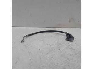 Gebruikte Remslang achter Kia Stonic (YB) 1.0i T-GDi 12V Prijs € 10,45 Margeregeling aangeboden door Japoto Parts B.V.